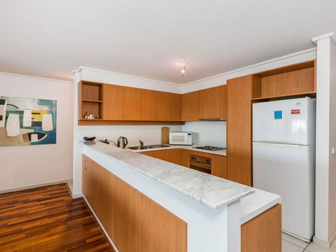 APARTMENT 10 PACIFIC APARTMENTS - FREE WIFI! - Your Accommodation 2
