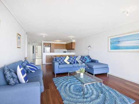 APARTMENT 11 PACIFIC APARTMENTS - Your Accommodation 2