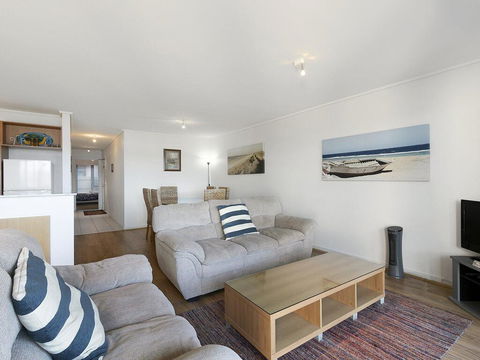 APARTMENT 26 PACIFIC APARTMENTS - Walk To Town - Your Accommodation 3