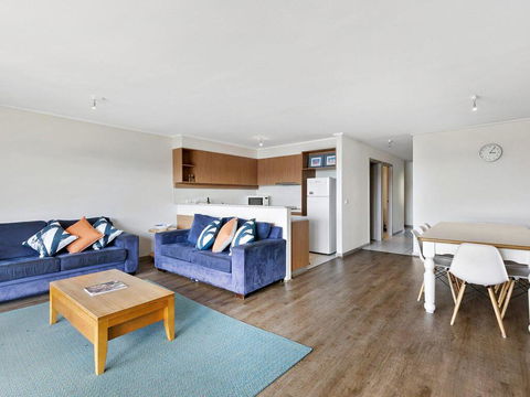 APARTMENT 29 PACIFIC APARTMENTS - Grand Escape With Ocean Views - Your Accommodation 3