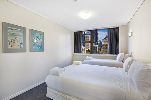 Apartment At College St - Your Accommodation 2