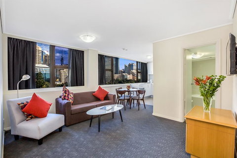 Apartment At College St - Your Accommodation 0