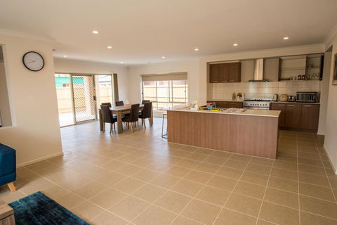 Apple House Point Cook - Your Accommodation 3