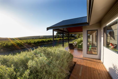 Arimia Estate Guesthouse - Your Accommodation 3
