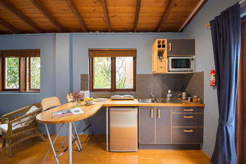Art & Garden Retreat - Your Accommodation 2