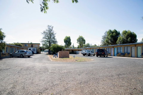 Artesian Motor Inn - Your Accommodation 1