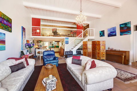 Arty Warehouse Apartment - Stroll To South Beach - Your Accommodation 3