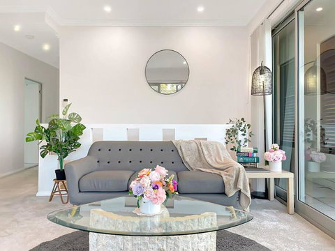 Luxury Retreat Sydney Airport Direct Train Line - Your Accommodation 1