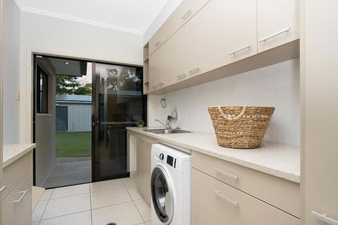 Luxury Style Living 20 Minutes From CBD - Your Accommodation 3