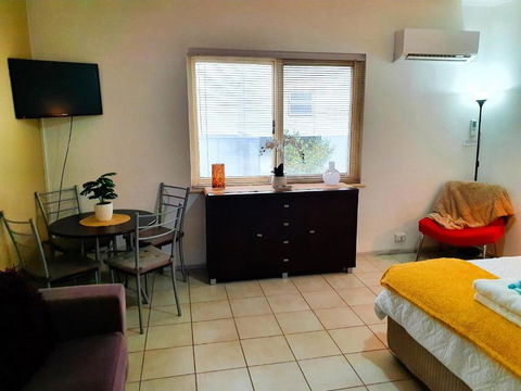 M104 West Perth Studio Apartment Near Kings Park - Your Accommodation 3