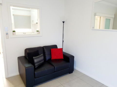 M4 West Perth Studio Apartment Near Kings Park - Your Accommodation 1