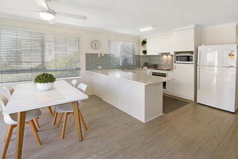 MAINSAIL8- MOOLOOLABA BEACH - Your Accommodation 0