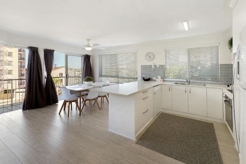 MAINSAIL8- MOOLOOLABA BEACH - Your Accommodation 2