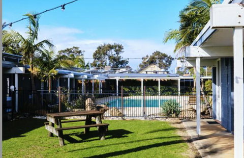 Mallacoota Hotel Motel - Your Accommodation 2