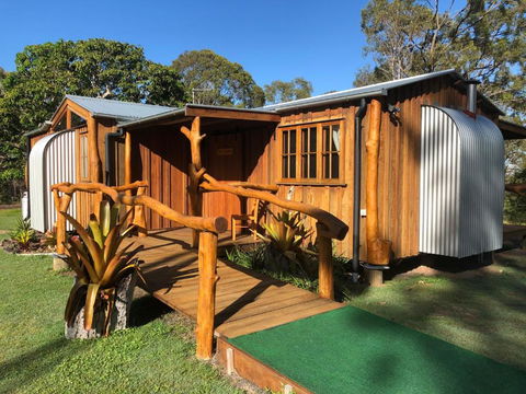 MANGO LODGE River Heads - Your Accommodation 0