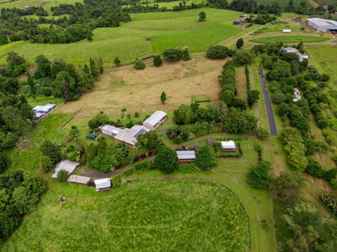 Mena Creek Flower House - Your Accommodation 1