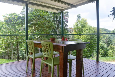 Mena Creek Flower House - Your Accommodation 0