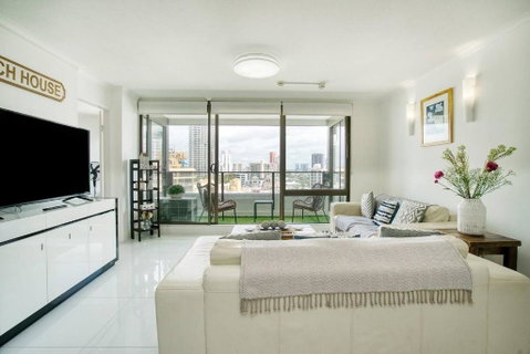 Marks Point - Resort Living In The Heart Of Surfers - Your Accommodation 3