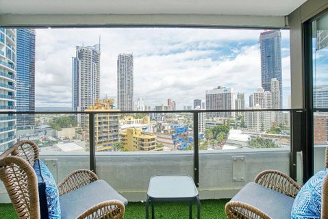 Marks Point - Resort Living In The Heart Of Surfers - Your Accommodation 2