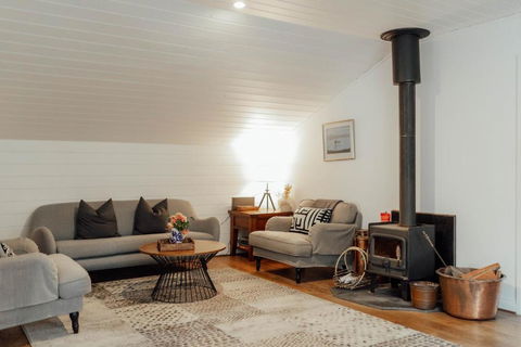 MARYBANK ESTATE - BARN LOFT - Your Accommodation 0
