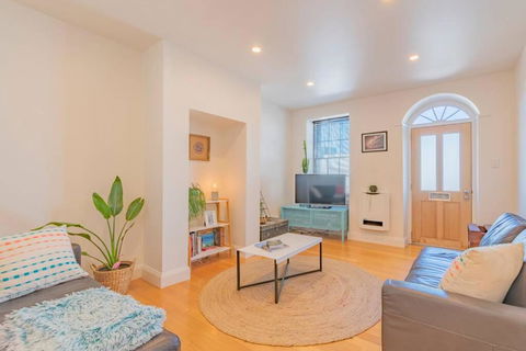 MELVINGTON BOUTIQUE APARTMENT IN HOBART CBD O - Your Accommodation 0