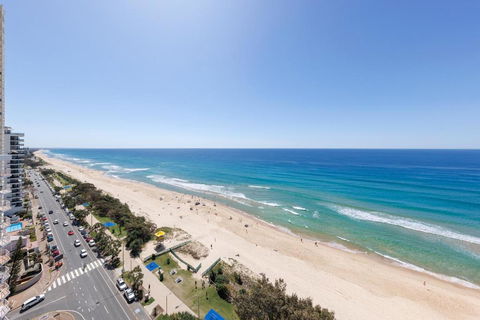 Meriton Suites Surfers Paradise - Your Accommodation 3