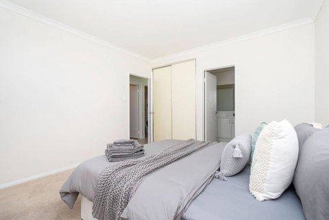 Modern Midland Retreat 2br 1 Bth - Your Accommodation 3