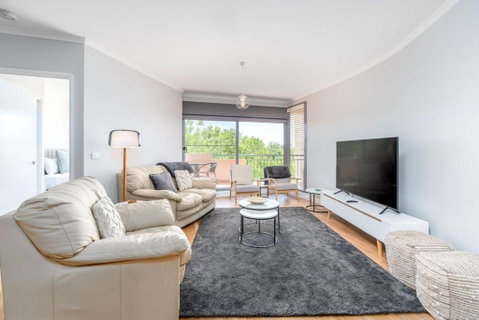 Modern And Homely 2BR Burke Crescent Apartment - Your Accommodation 0