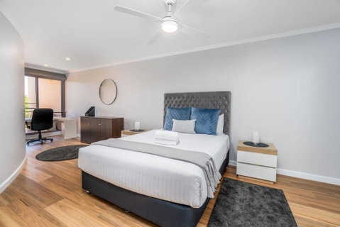 Modern And Homely 2BR Burke Crescent Apartment - Your Accommodation 2