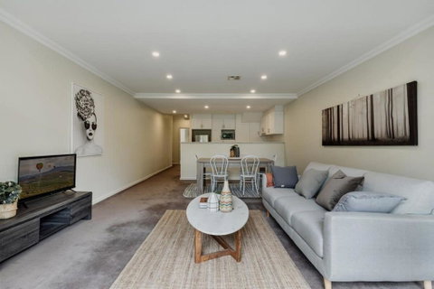 Modern Apartment In The Heart Of Canberra - Your Accommodation 2