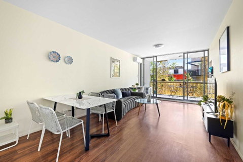 Modern Apt - Free Parking - Convenient Location - Your Accommodation 2
