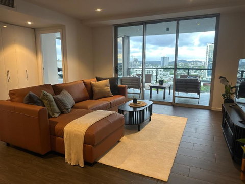 Modern Meets The Gabba - Your Accommodation 3