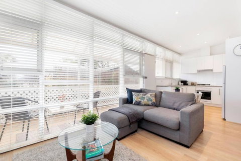 Modern Stylish Self-contained Studio Apartment - Your Accommodation 3