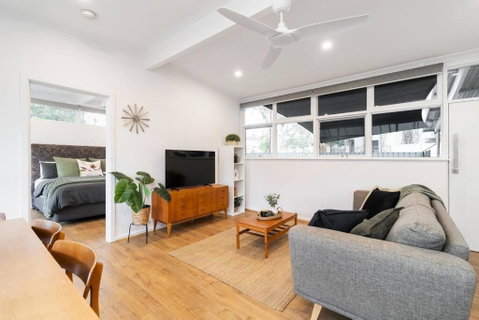 Modern Stylish Self-contained Apartment - Your Accommodation 0