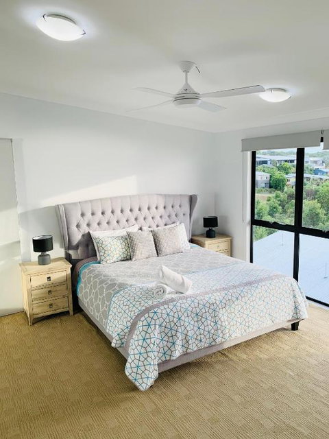 Moreton Magnificent Views - Your Accommodation 2