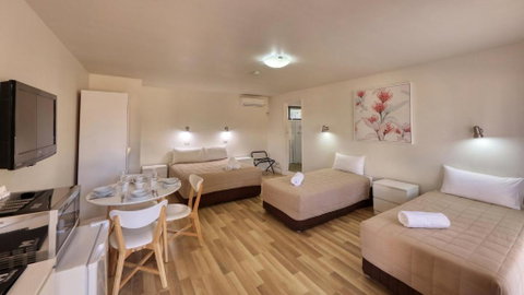Motel Meneres - Your Accommodation 2