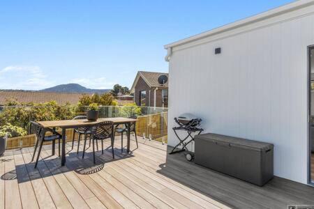 Mountain View Villa-close To Shops-10min To CBD - Your Accommodation 0