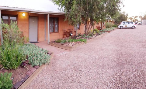 Mud Hut Motel - Your Accommodation 3