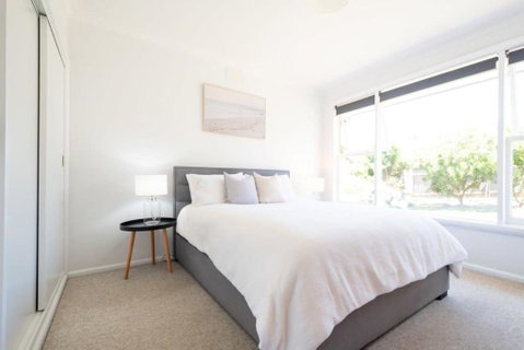 Near The CBD Perfect For Large Groups & Parking - Your Accommodation 1
