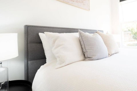Near The CBD Perfect For Large Groups & Parking - Your Accommodation 3