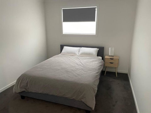 New 3 Bedroom House In Cooma - Your Accommodation 1