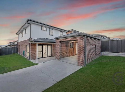 New 5 Bedroom House In Rousehill - Your Accommodation 0