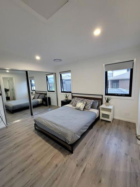 New 5 Bedroom House In Rousehill - Your Accommodation 1