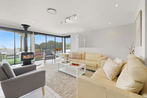 Oasis At Salamander Bay, 10 Raymond Ave - Boat Parking, WiFi, Air Con, Water Views - Your Accommodation 3