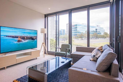 Next To Station Family & Friend Free Parking - Your Accommodation 0