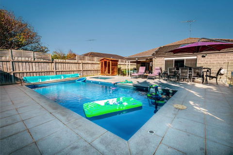 Oakdean Resort- Pool, Spa, Beach, Sleep 10 - Your Accommodation 0