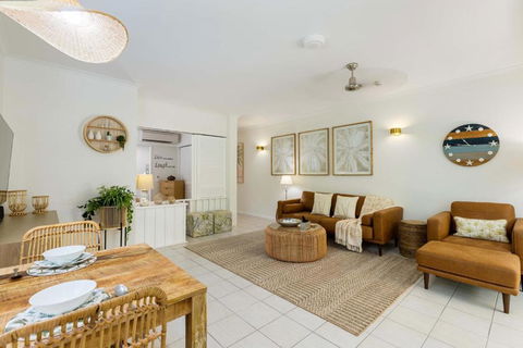 Oasis Luxe On Macrossan Street - Stylish Residence - Your Accommodation 0