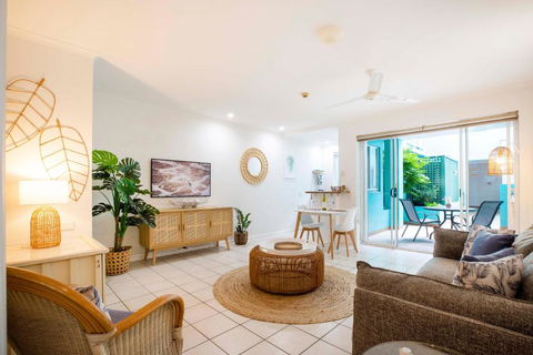 Oasis Breeze On Macrossan Street - No Stairs! - Your Accommodation 0
