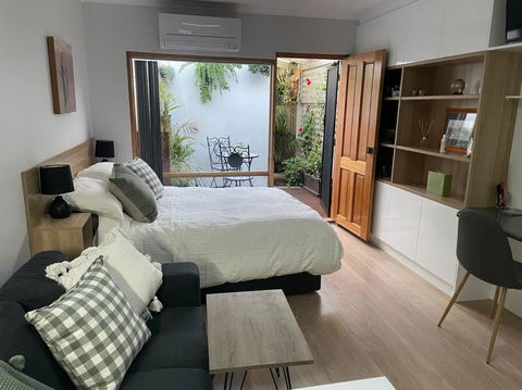 Oasis By The Beach - Your Accommodation 0