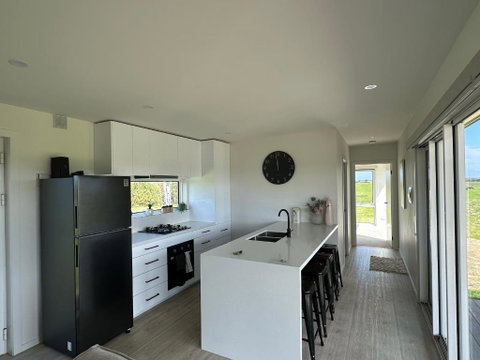 Ocean View Retreat - Your Accommodation 3